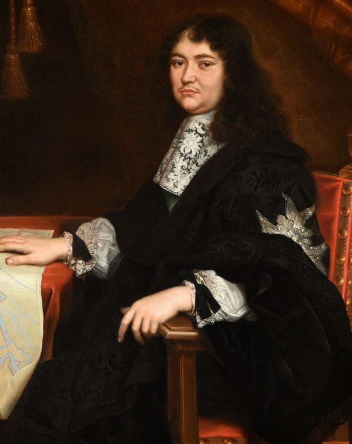 Portrait de Louvois assis, en habit noir, la main posée sur un plan de fortification